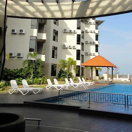 Cherloft@Samsuria Beach Residences Kampung Sungai Ular Extérieur photo