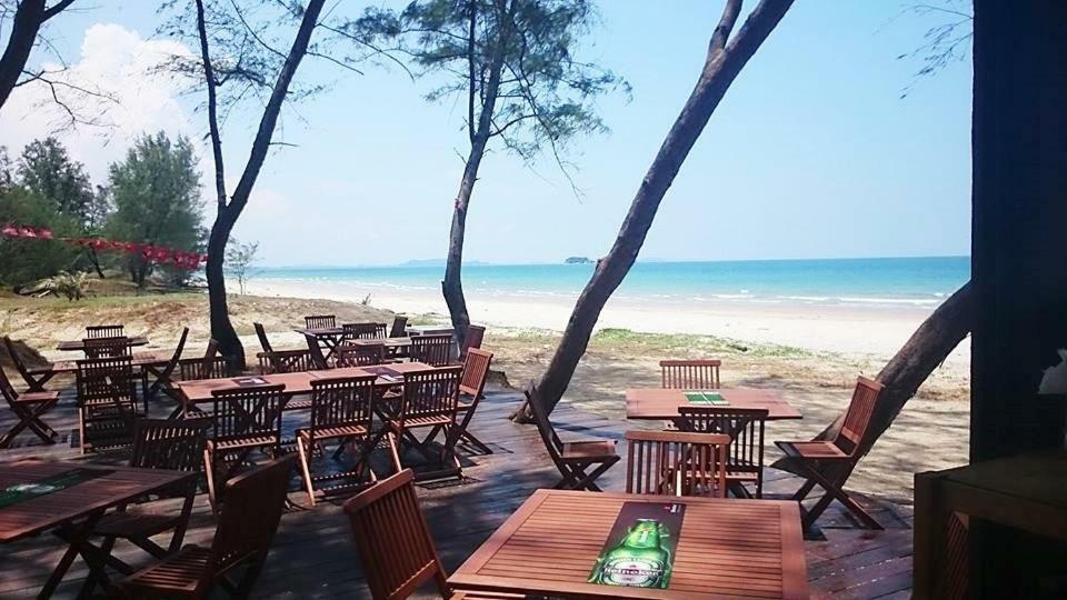 Cherloft@Samsuria Beach Residences Kampung Sungai Ular Extérieur photo